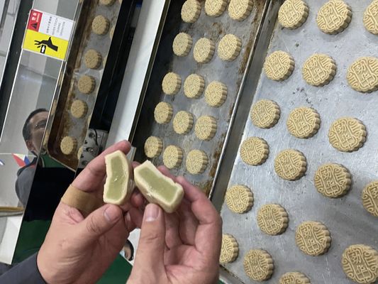 Главная Кубба Инкрустирующая машина без усилий создает вкусный кубба хлеб багет