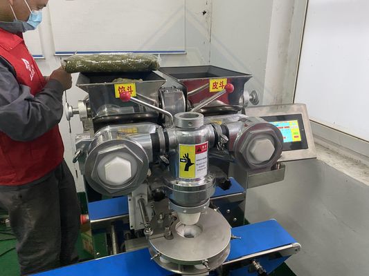 1.2x0.8x1.0 м Автоматическая инкрустирующая и формовочная машина для рисовых шариков Многофункциональная