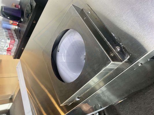 Промышленная ледовая машина 60 кг Автоматический производитель кубиков льда Хороший производитель Нержавеющая сталь 304