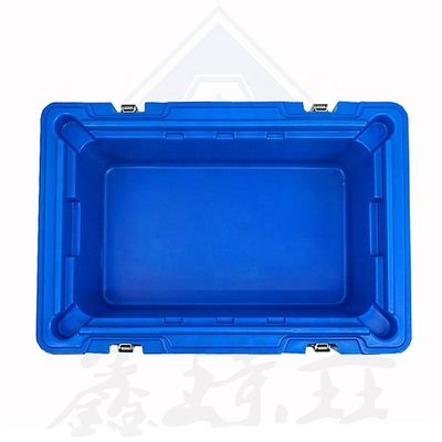 Ресторан, обслуживающий блюдо с растяжкой, обеденный ящик с изоляционным мешком и бутылкой кофе