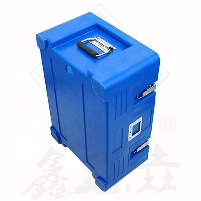 Ресторан, обслуживающий блюдо с растяжкой, обеденный ящик с изоляционным мешком и бутылкой кофе